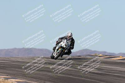 media/Dec-07-2025-CVMA (Sun) [[3e7d2de5dc]]/Race 7-Formula Lightweight Twins Shootout/